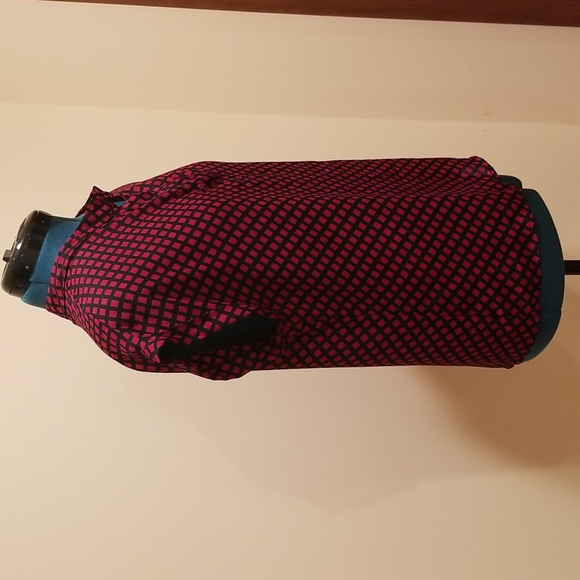 Pleione Short Sleeve Blouse with red pattern, size XS - Picture 3 of 13